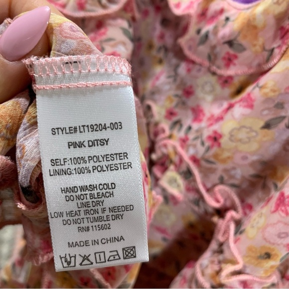 Lush Pink Ditsy Flower Top with Ties in the Front - Size XL - Picture 6 of 6